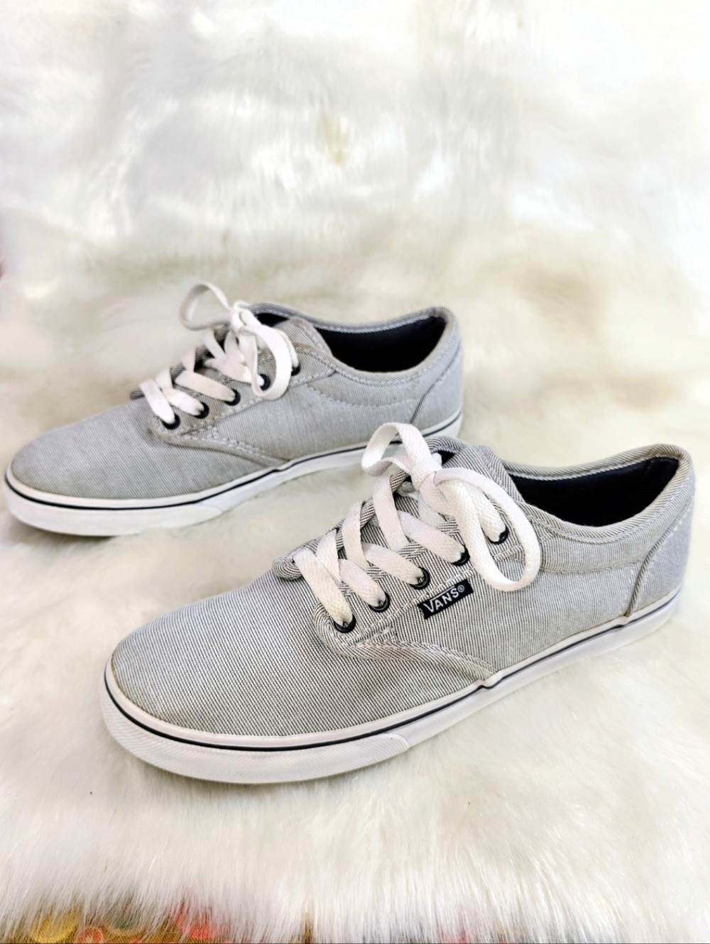 Vans Atwood Womens Classic Low Top Canvas Sneakers in Navy & White Pinstripe